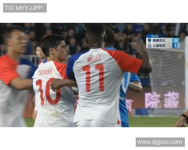 火药味十足双方球员激烈冲突大规模推搡各自领黄牌警告